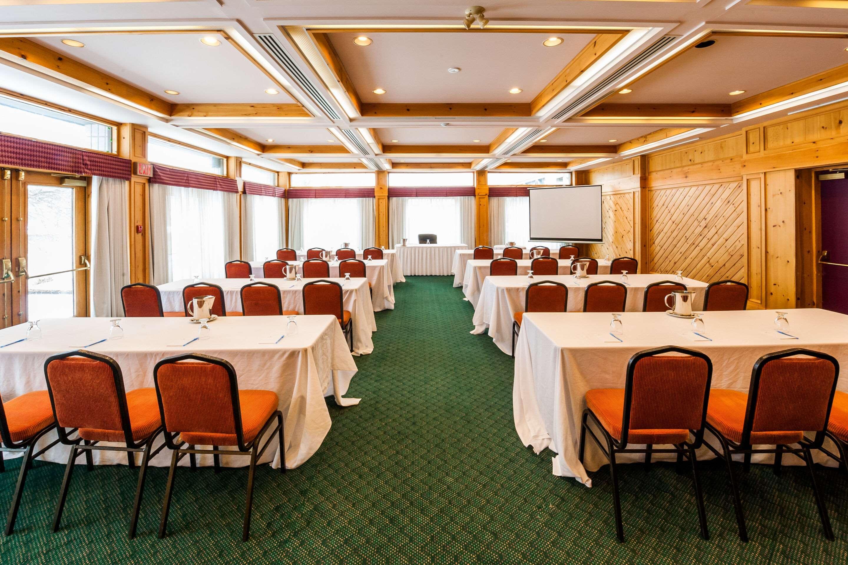Pinestone Resort, Conference Centre, Spa & Golf Course هاليبرتون المظهر الخارجي الصورة