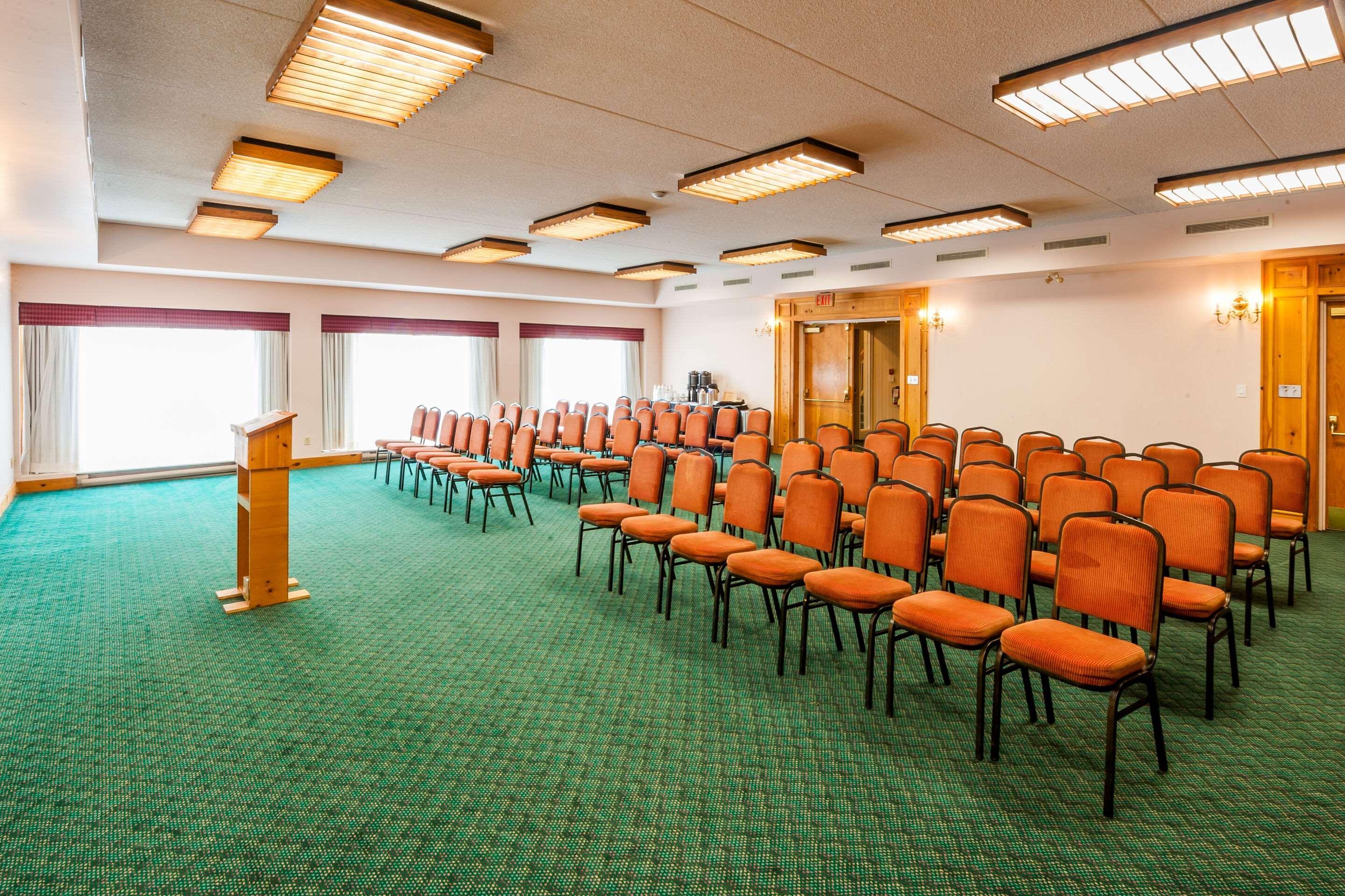 Pinestone Resort, Conference Centre, Spa & Golf Course هاليبرتون المظهر الخارجي الصورة