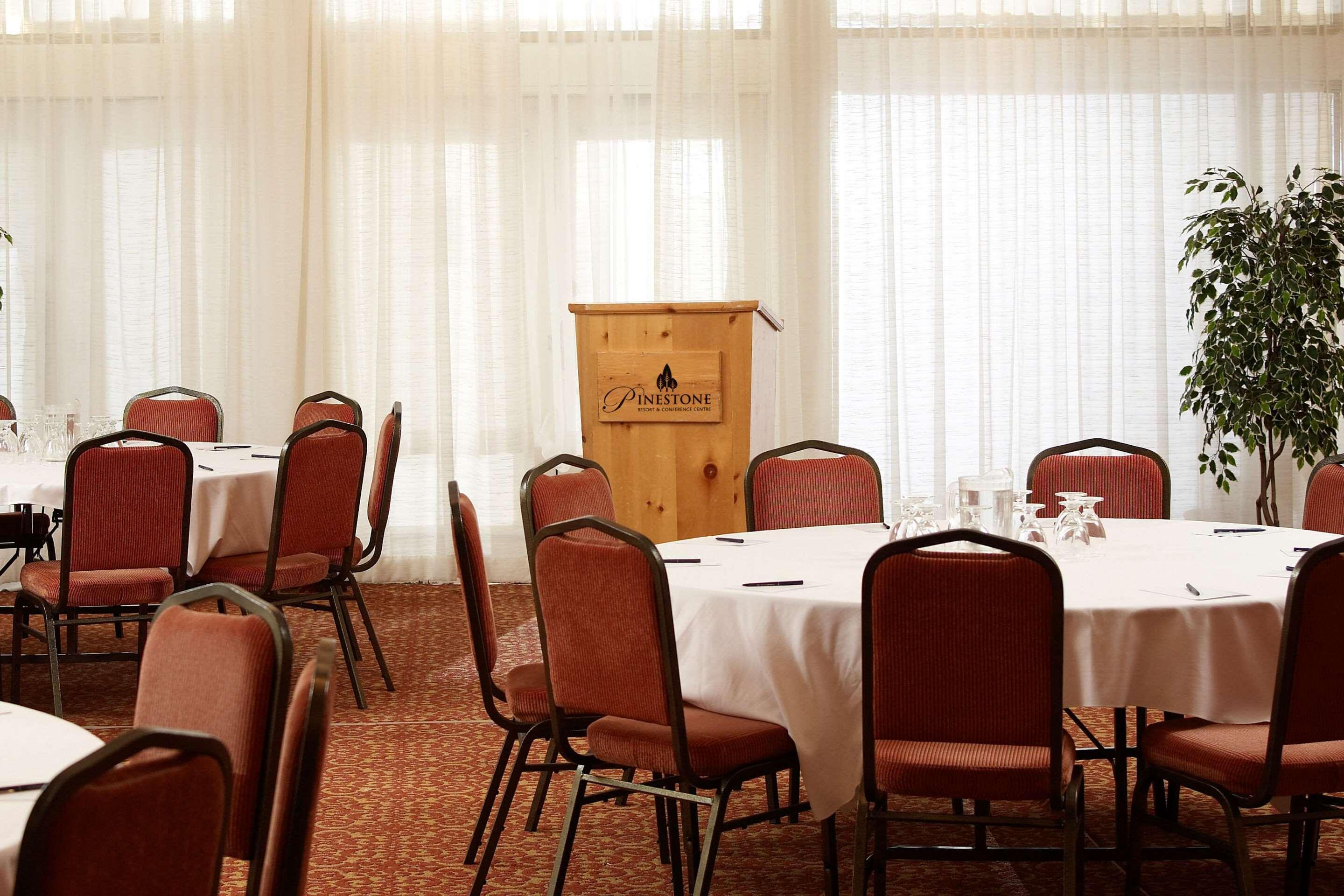 Pinestone Resort, Conference Centre, Spa & Golf Course هاليبرتون المظهر الخارجي الصورة